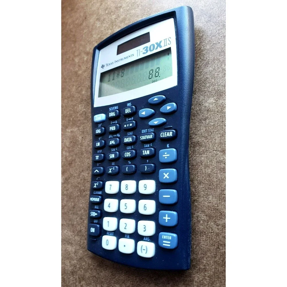 Texas Instruments TI-30X IIS SCIENTIFIC SOLAR CALCULATOR W/ Cover Tested Working